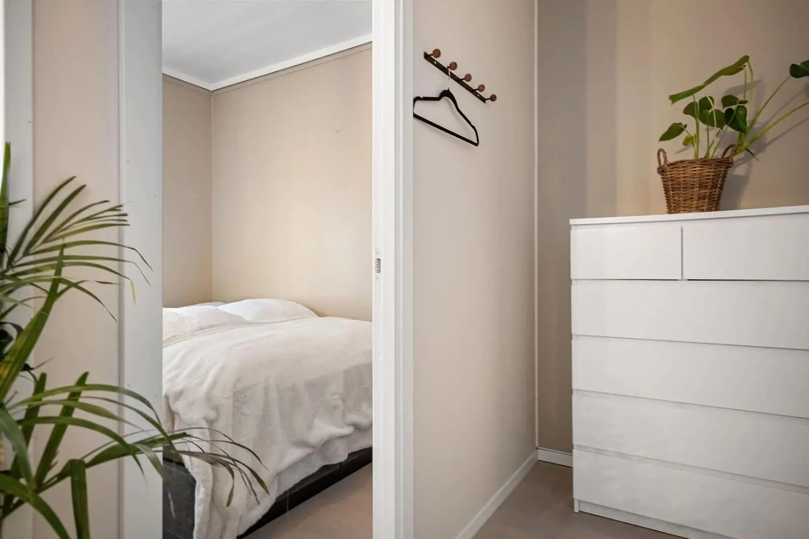 Dinbnb Apartments L 250M From Citycenter L Fireplace L Sleeps 6 L 24I7 Check In Bergen 0*,  Norwegen
